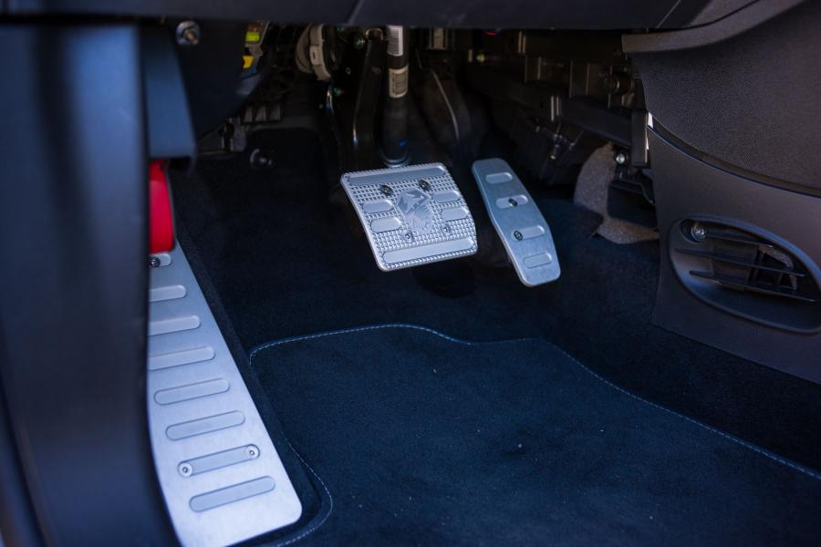 Детали интерьера Abarth 695 Edizione Maserati (312) 2013 года  (JP) (фото 8 из 22)